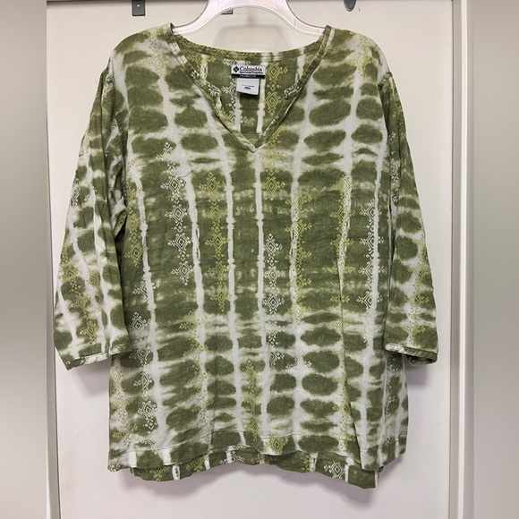 Columbia Tops - Columbia green/white V neck cotton pullover - size 2XL